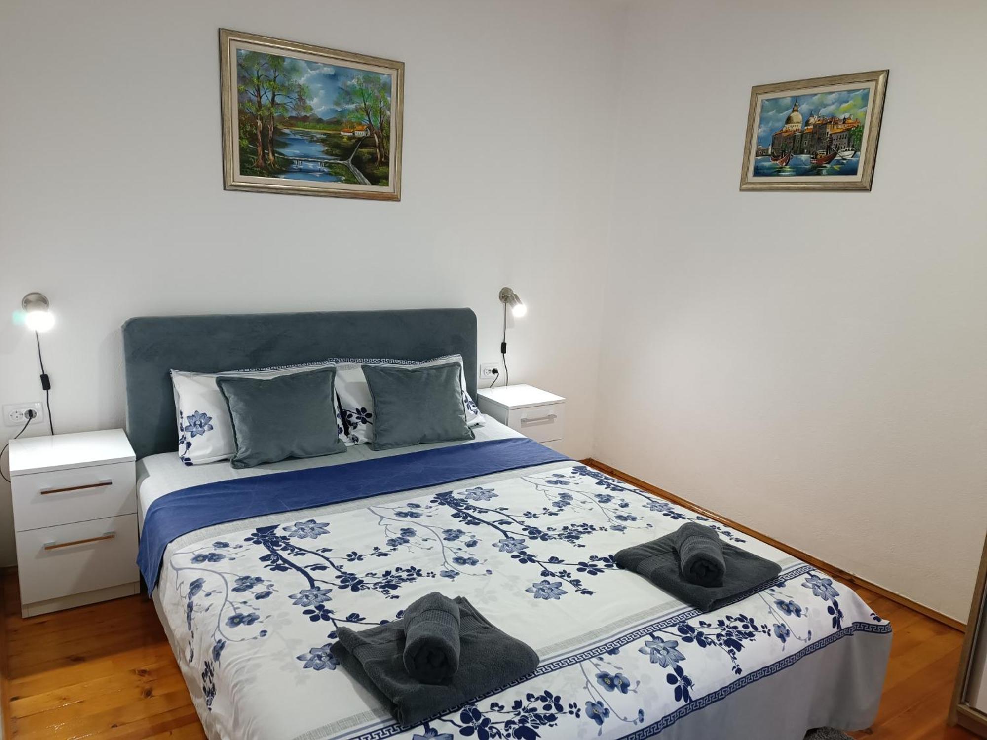 Entire House Floor - 2-Bedroom Cozy & Peaceful Apartment 波德戈里察 外观 照片