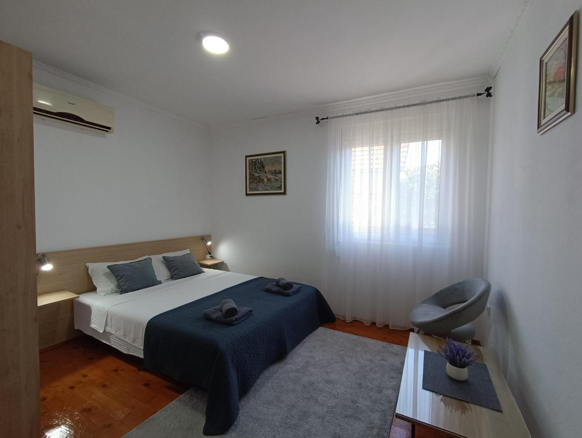 Entire House Floor - 2-Bedroom Cozy & Peaceful Apartment 波德戈里察 外观 照片
